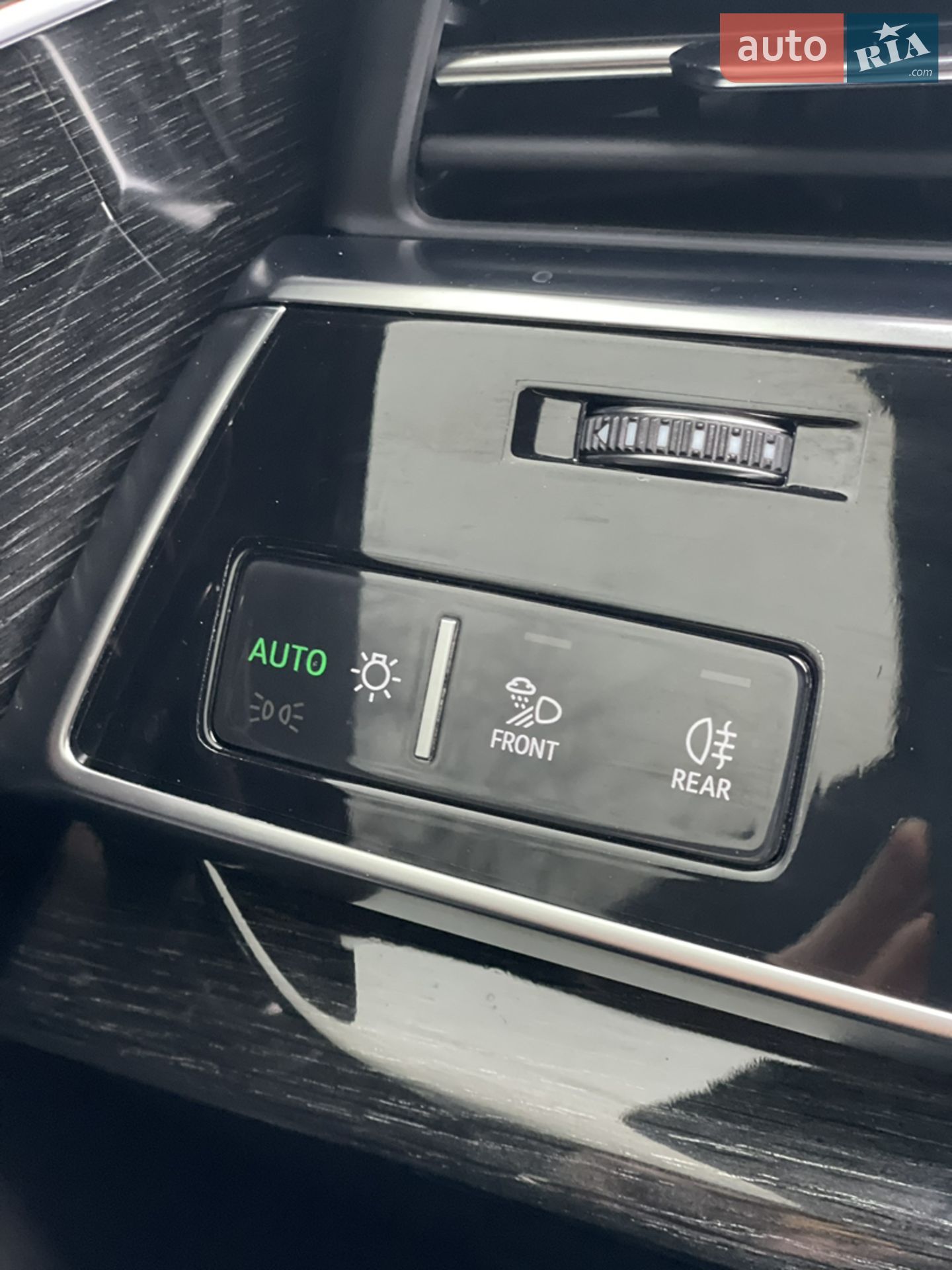 2019 Audi Q8 - мініатюра 26
