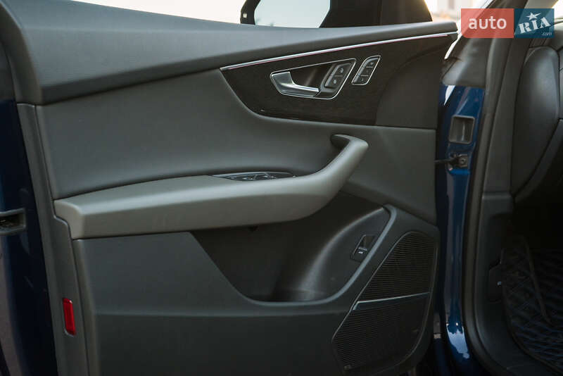 Внедорожник / Кроссовер Audi Q8 2019 в Ивано-Франковске