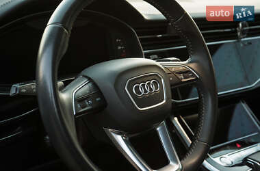 Внедорожник / Кроссовер Audi Q8 2019 в 