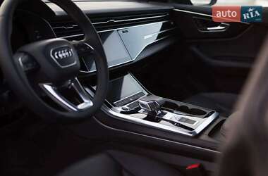 Внедорожник / Кроссовер Audi Q8 2020 в 