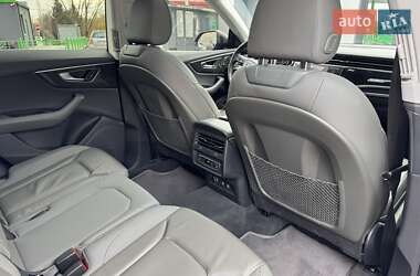 Внедорожник / Кроссовер Audi Q8 2018 в 
