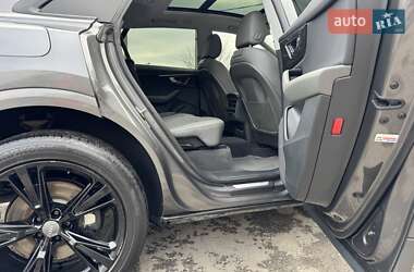 Внедорожник / Кроссовер Audi Q8 2018 в 