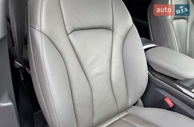 Внедорожник / Кроссовер Audi Q8 2018 в 