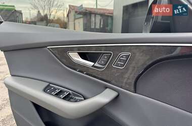 Внедорожник / Кроссовер Audi Q8 2018 в 