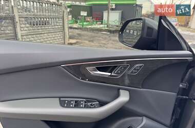 Внедорожник / Кроссовер Audi Q8 2018 в 