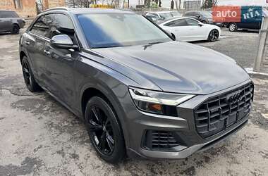 Внедорожник / Кроссовер Audi Q8 2018 в 
