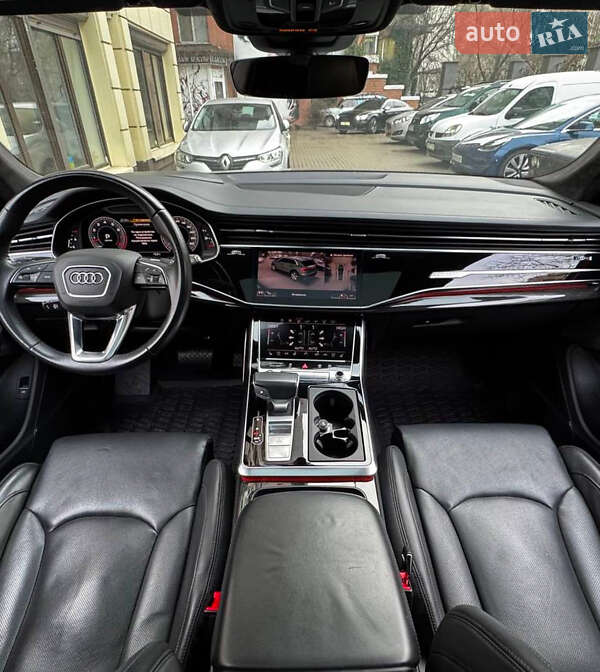 Внедорожник / Кроссовер Audi Q8 2018 в Киеве