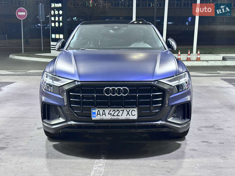 Внедорожник / Кроссовер Audi Q8 2019 в Киеве