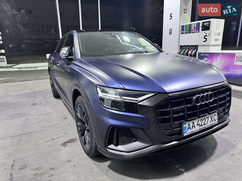 Внедорожник / Кроссовер Audi Q8 2019 в Киеве