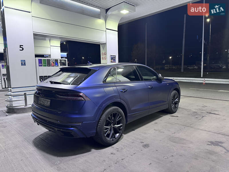 Внедорожник / Кроссовер Audi Q8 2019 в Киеве