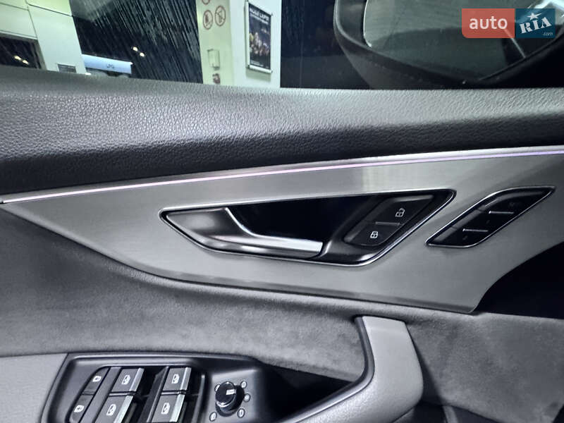 Внедорожник / Кроссовер Audi Q8 2019 в Киеве