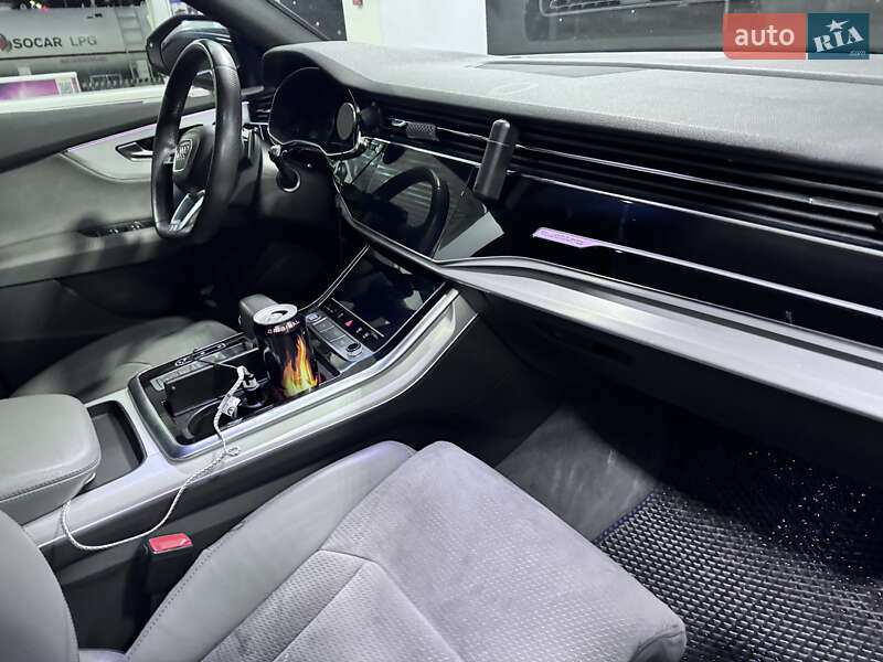 Внедорожник / Кроссовер Audi Q8 2019 в Киеве