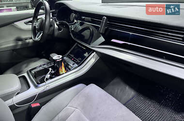 Внедорожник / Кроссовер Audi Q8 2019 в 