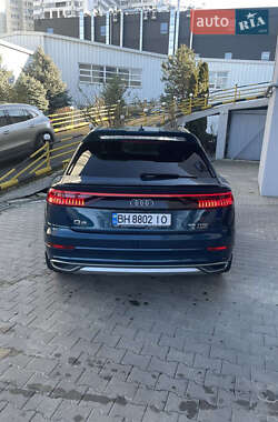 Внедорожник / Кроссовер Audi Q8 2019 в 