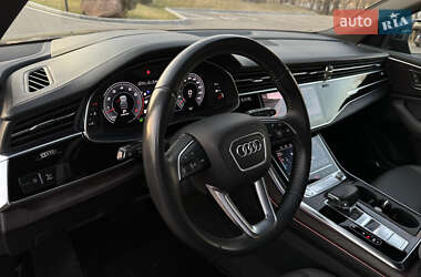 Позашляховик / Кросовер Audi Q8 2019 в 