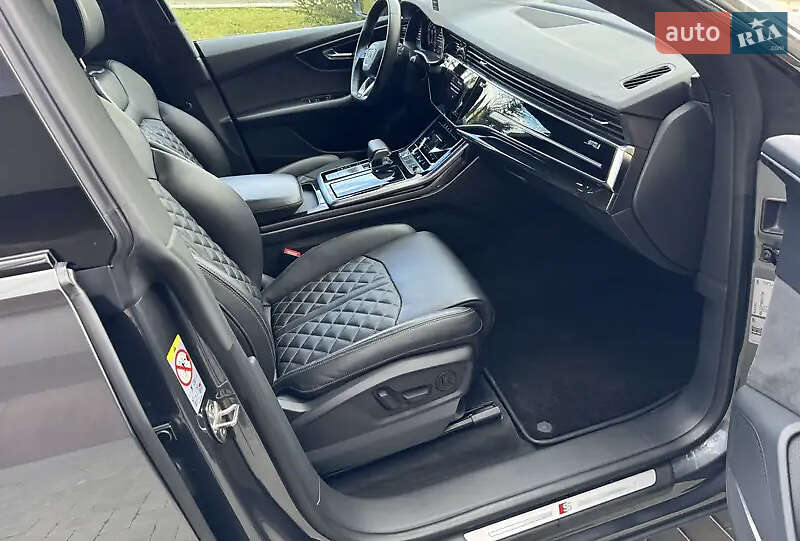 Внедорожник / Кроссовер Audi Q8 2018 в Ужгороде