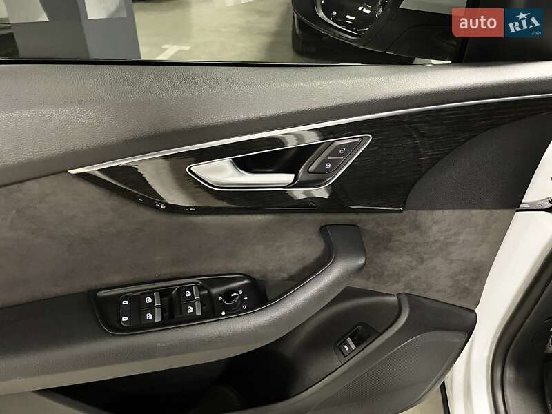 Внедорожник / Кроссовер Audi Q8 2019 в Львове
