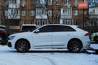 Внедорожник / Кроссовер Audi Q8 2023 в 