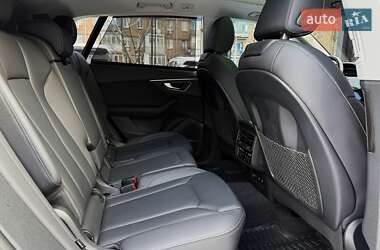 Внедорожник / Кроссовер Audi Q8 2023 в 