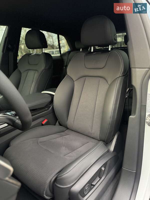 Внедорожник / Кроссовер Audi Q8 2025 в Одессе