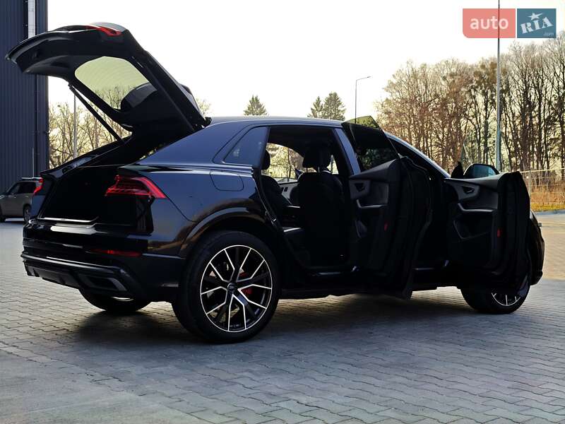 Внедорожник / Кроссовер Audi Q8 2018 в Ровно