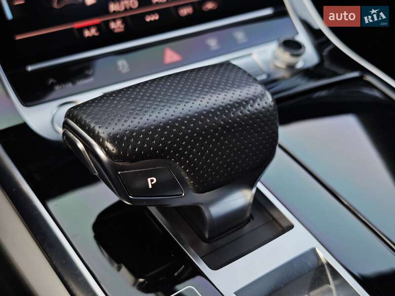 Внедорожник / Кроссовер Audi Q8 2018 в Ровно