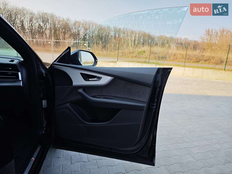 Внедорожник / Кроссовер Audi Q8 2018 в Ровно