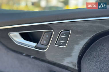 Внедорожник / Кроссовер Audi Q8 2020 в 