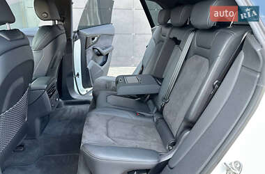 Внедорожник / Кроссовер Audi Q8 2020 в 
