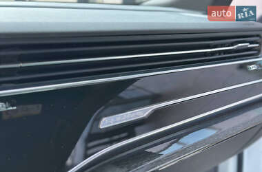Внедорожник / Кроссовер Audi Q8 2020 в 