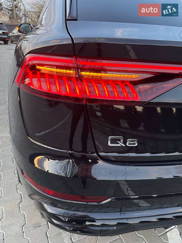 Позашляховик / Кросовер Audi Q8 2019 в Чернівцях