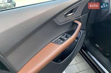 Внедорожник / Кроссовер Audi Q8 2021 в 