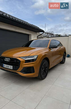 Позашляховик / Кросовер Audi Q8 2018 в 