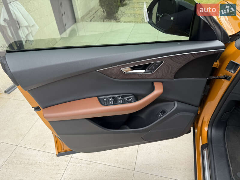 Внедорожник / Кроссовер Audi Q8 2018 в Одессе