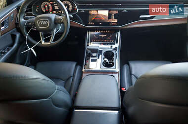 Внедорожник / Кроссовер Audi Q8 2018 в 