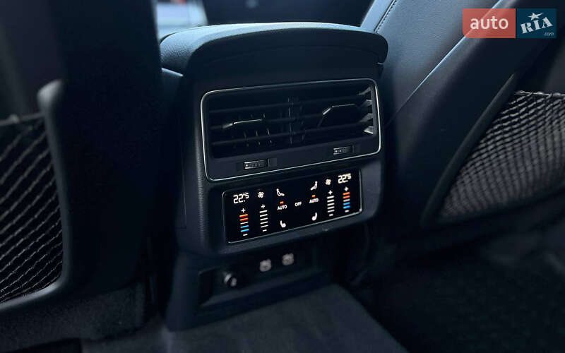 Внедорожник / Кроссовер Audi Q8 2020 в Ивано-Франковске