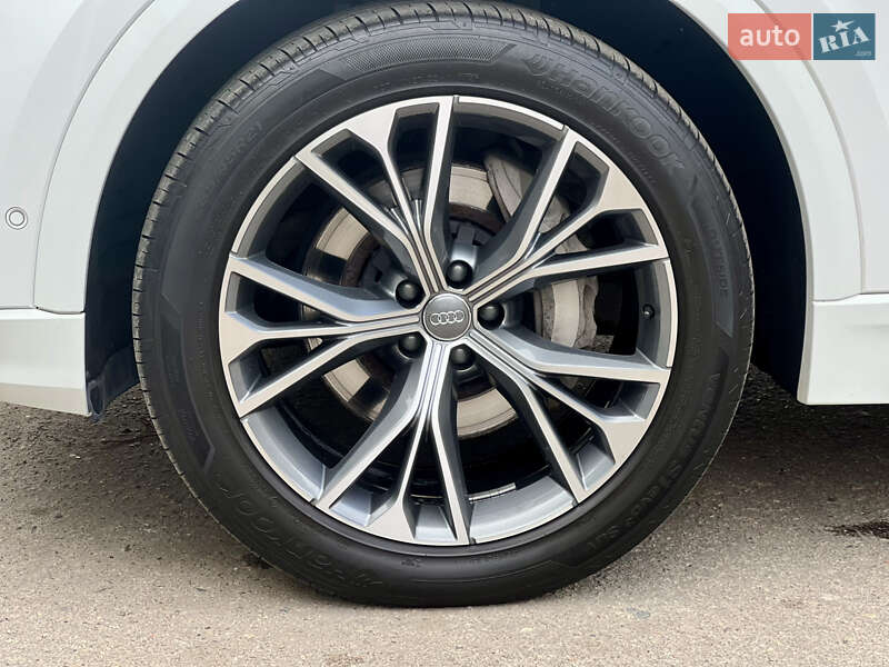 Внедорожник / Кроссовер Audi Q8 2020 в Харькове