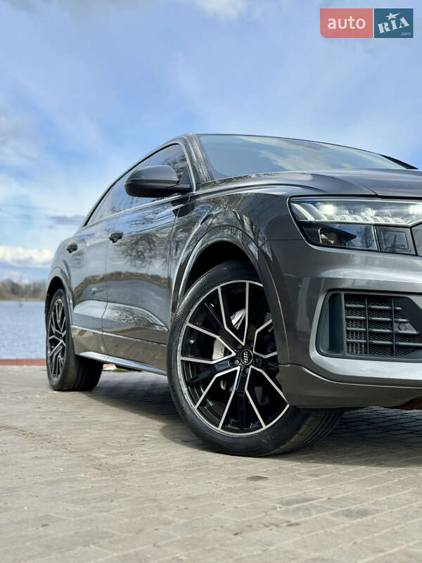 Внедорожник / Кроссовер Audi Q8 2019 в Киеве