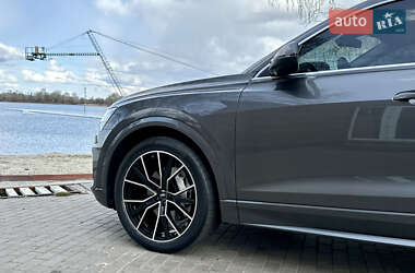 Внедорожник / Кроссовер Audi Q8 2019 в 