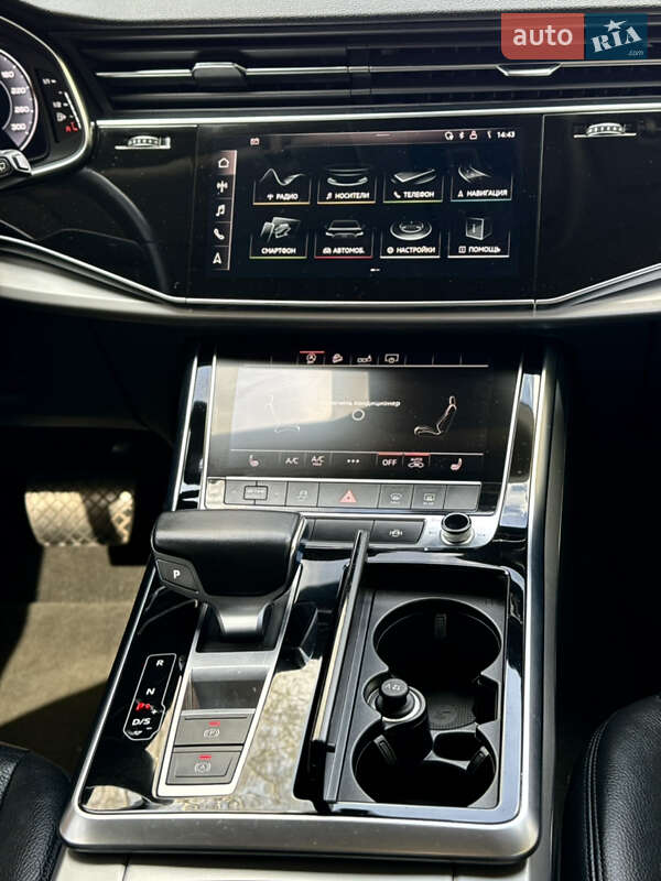 Внедорожник / Кроссовер Audi Q8 2019 в Киеве