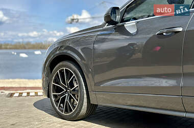 Внедорожник / Кроссовер Audi Q8 2019 в 