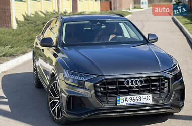 Внедорожник / Кроссовер Audi Q8 2018 в 