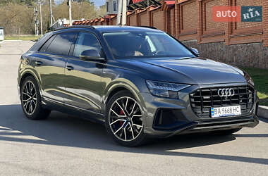 Внедорожник / Кроссовер Audi Q8 2018 в 