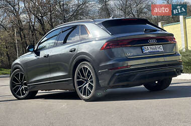 Внедорожник / Кроссовер Audi Q8 2018 в 