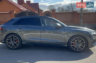 Внедорожник / Кроссовер Audi Q8 2018 в 