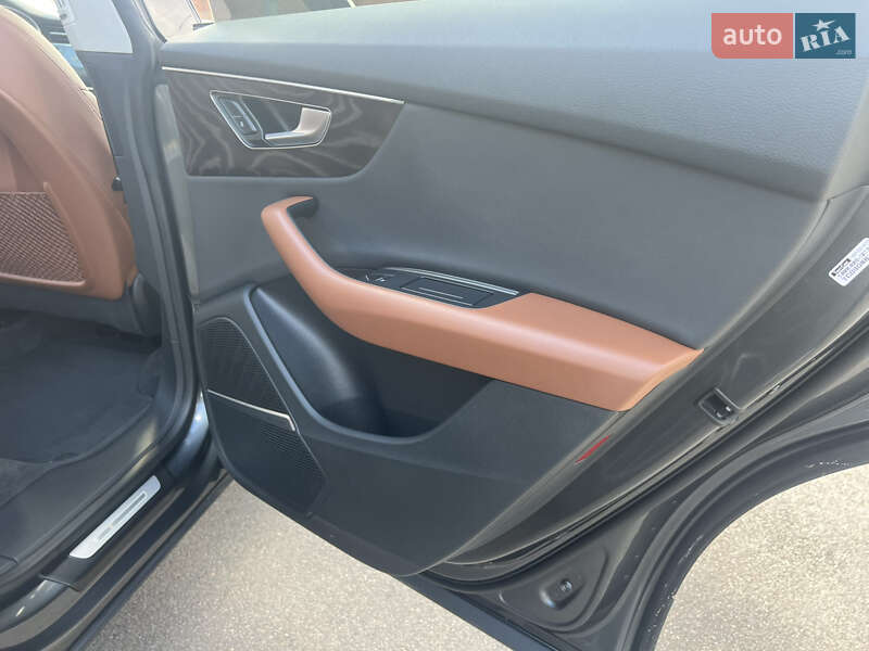 Внедорожник / Кроссовер Audi Q8 2018 в Кропивницком