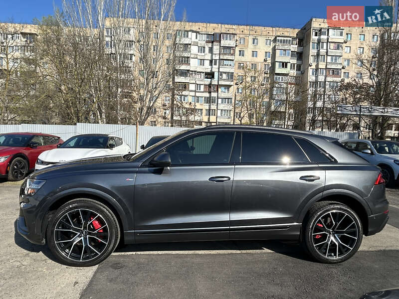 Внедорожник / Кроссовер Audi Q8 2020 в Одессе