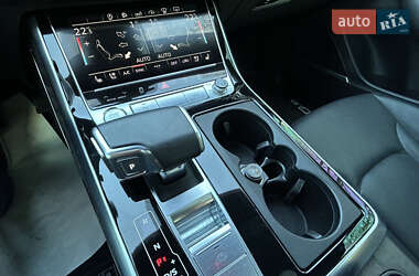 Внедорожник / Кроссовер Audi Q8 2020 в 
