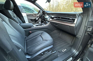 Внедорожник / Кроссовер Audi Q8 2020 в 