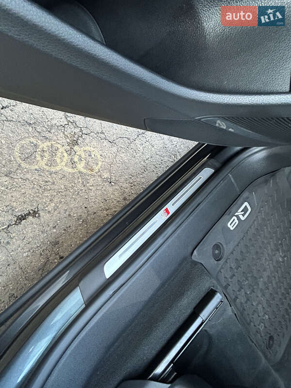 Внедорожник / Кроссовер Audi Q8 2020 в Одессе